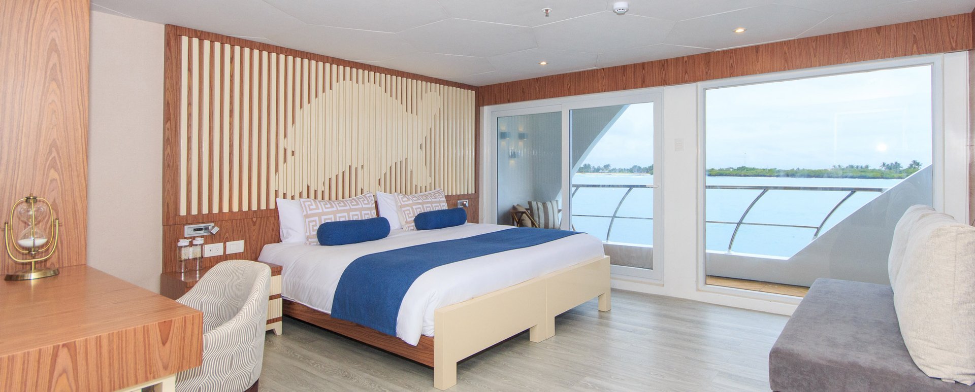 Galapagos Elite Catamaran golden suite